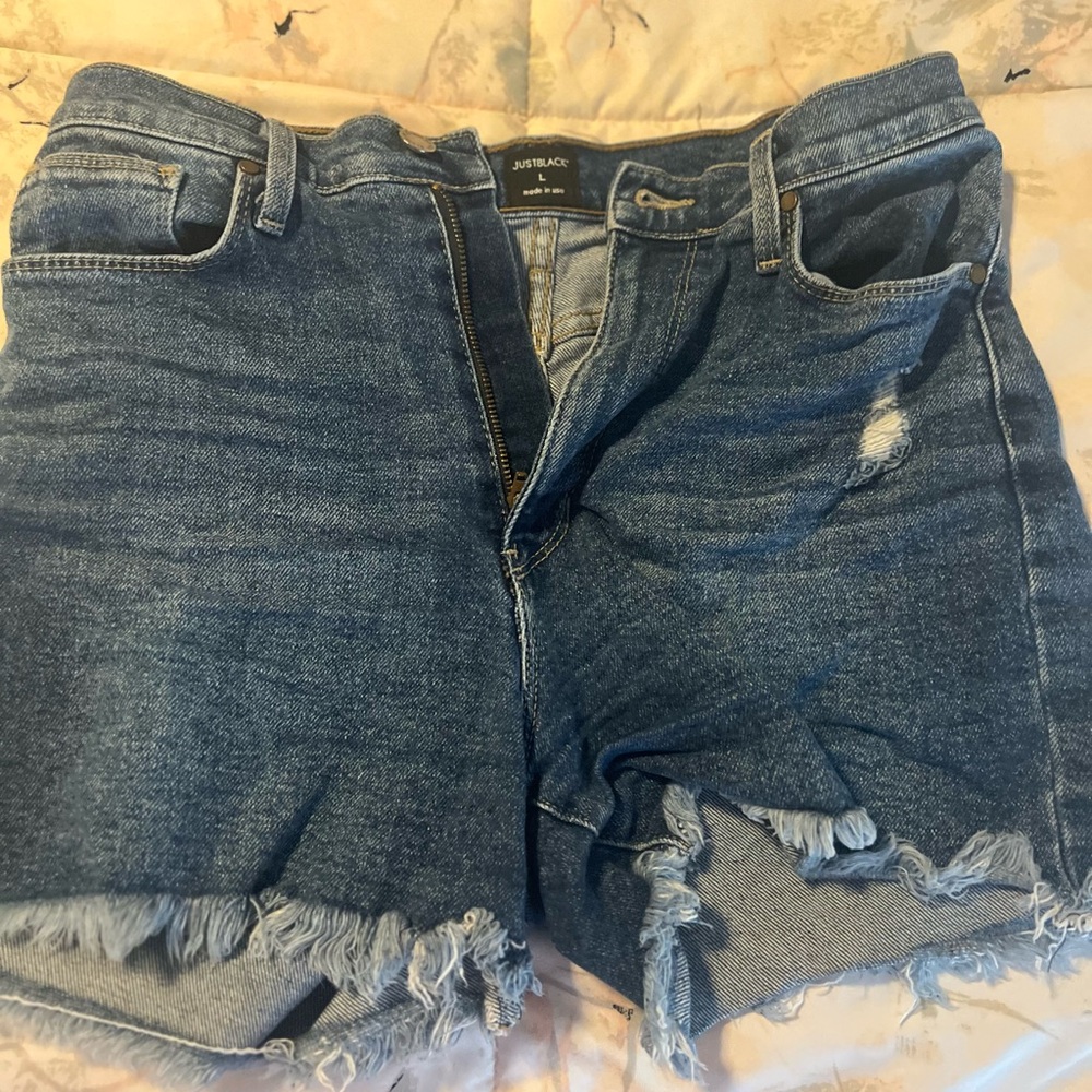 Just Black Frayed Hem Jean Shorts size L